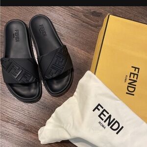 Fendi men slides